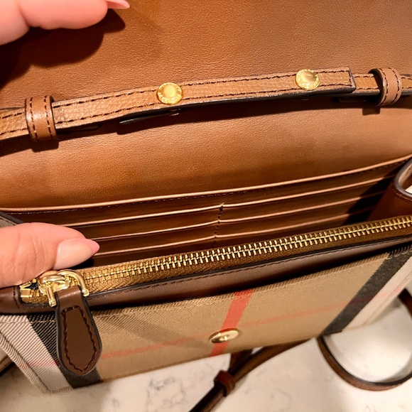 Burberry Hampshire Check Leather Crossbody Bag - Picture 10 of 16